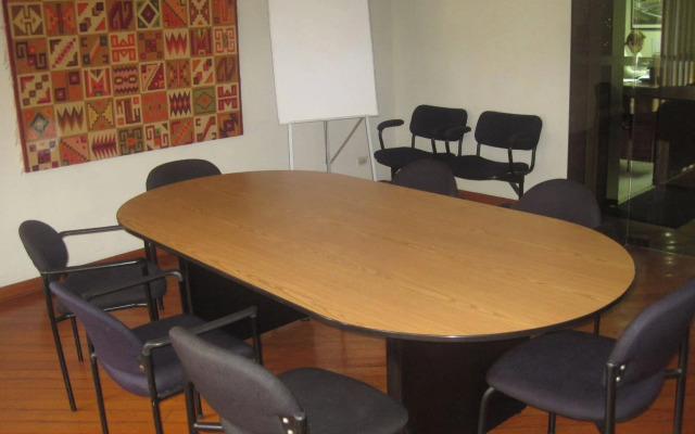 Suites Plaza Las Flores