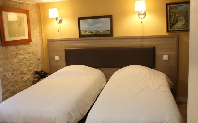 Logis Hotels  Auberge De La Tour   Hôtel Et Restaurant