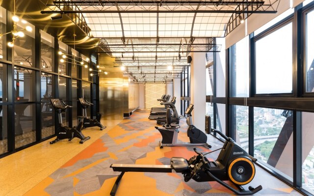 KLCC Modern Musical Sty 5Pax Scarletz Suite