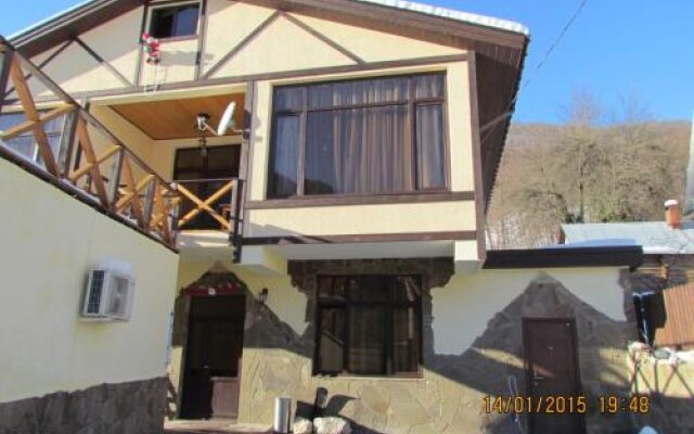 Tikhaya Prokhlada Guest House