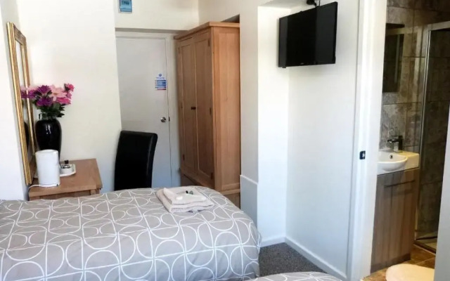 Riverside Hotel Bed and Breakfast