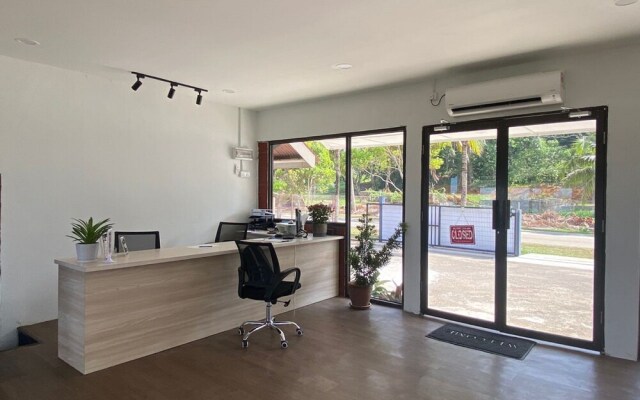 OYO 90818 Cemara Puri Resort & Spa