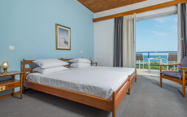 Delfinia Hotel & Bungalows