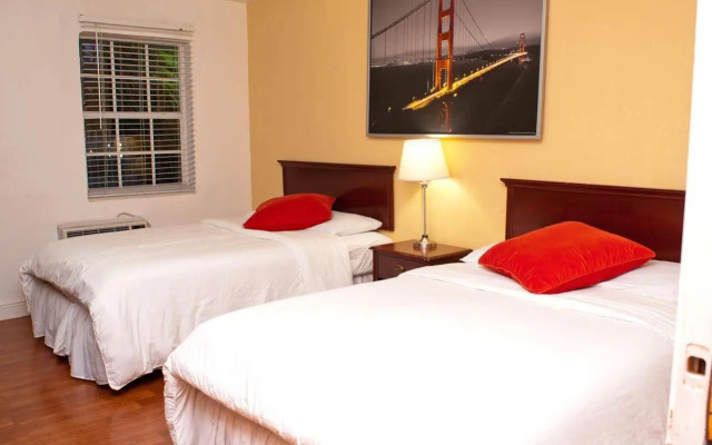 Travelodge by Wyndham Miami Biscayne Bay