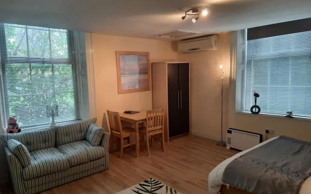 Self Contained Studio Flat in Winterton Hall