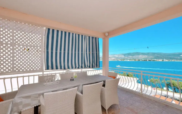 D - Large apt With big Terrace, Next to the Beach