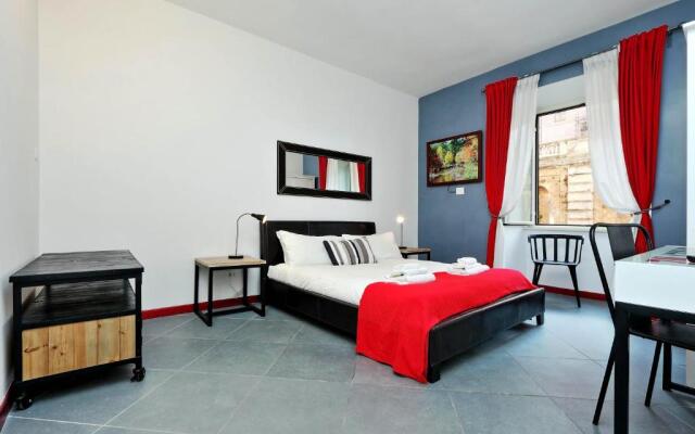 Cozy Apartment Fabia 300 mt from Colosseum