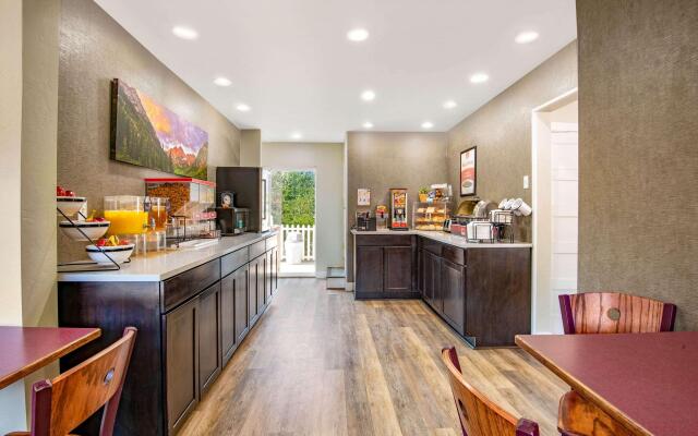 Econo Lodge Inn & Suites Durango