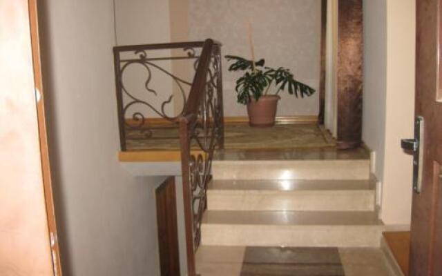 Mano Guest House