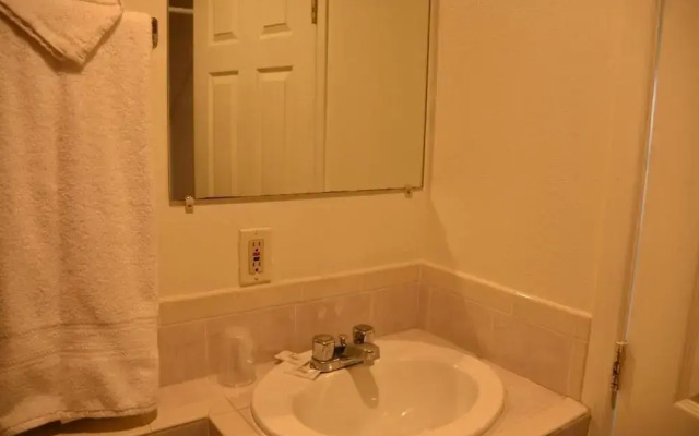 Baycities Motel