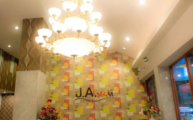Collection O JA Siam City