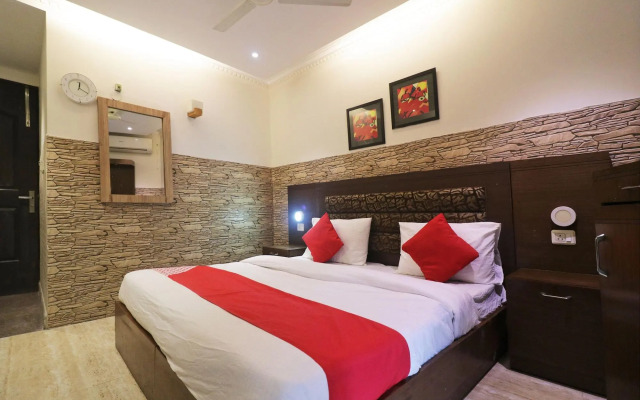 OYO 49069 A Suites