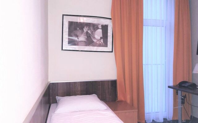 FrankAir Star Hotel Frankfurt City