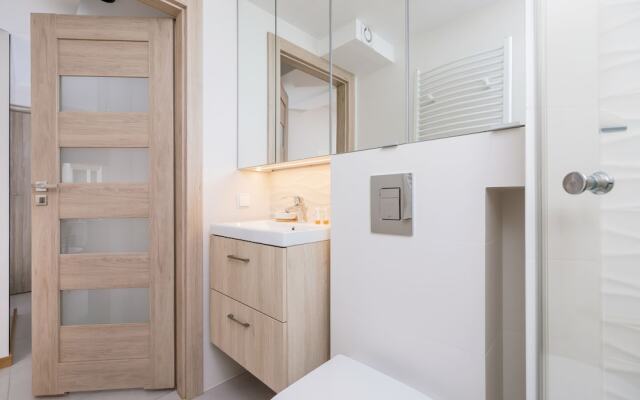 Modern Studios Stachowicza by Renters