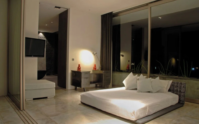 Modern 4BD Villa with Pool in Seminyak – Guest Rooms – Kuta