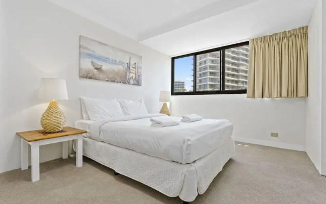 Premiere Apartments -HR Surfers Paradise