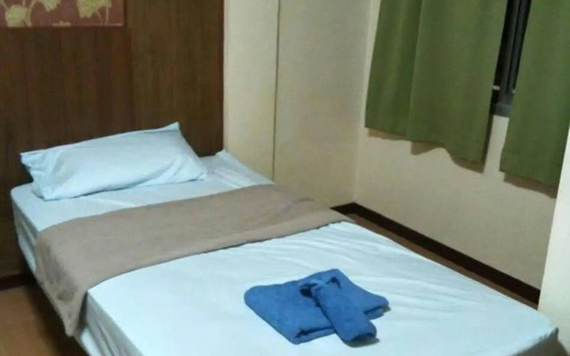 Phuket IYH Express Hostel