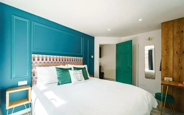 Emerald Stays UK at The Adelphi