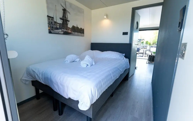 Houseboat in Heeg With Stunning Marina Views