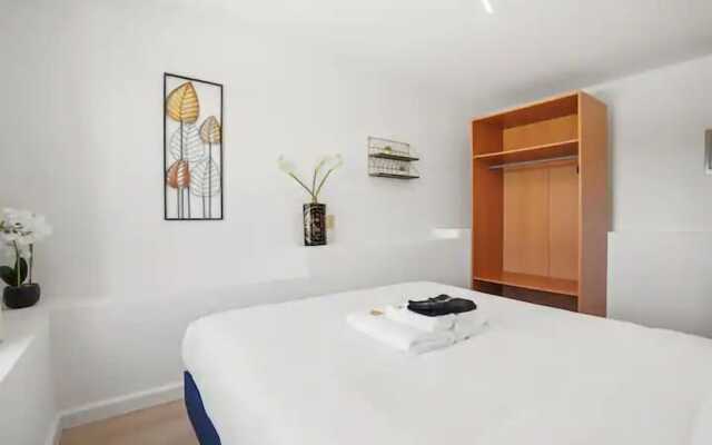 Maddux Homes near Westlake