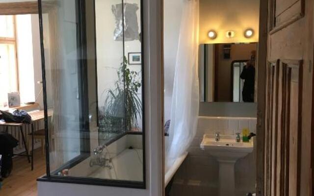 Sunrise apartment in the quiet centre