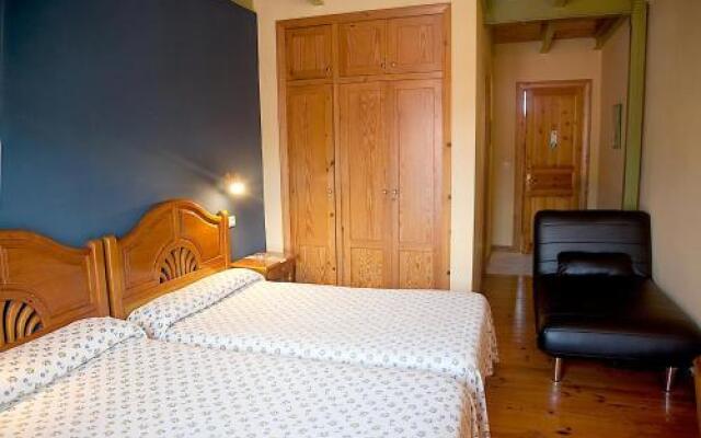 Apartamentos Cuevas del Mar