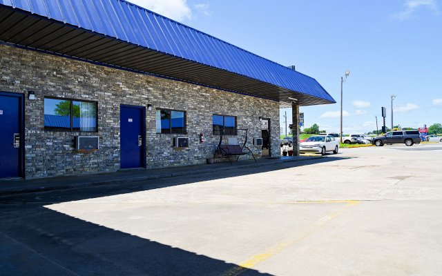 OYO Hotel Waldron AR - Hwy 71