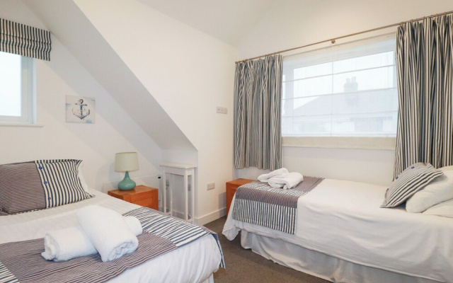 Fistral Palms 2