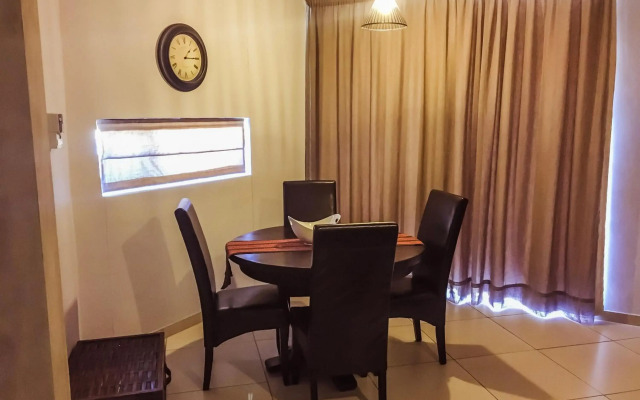 Elegant Apartment at Grove Mall