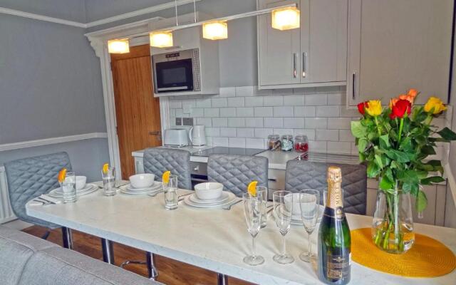 Sea Coast Apartment by Seaside Llandudno