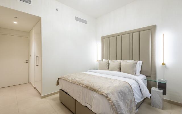 SuperHost - Downtown Delight 2BR Apt Opposite Burj Khalifa