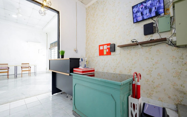 RedDoorz near Jalan Cikini