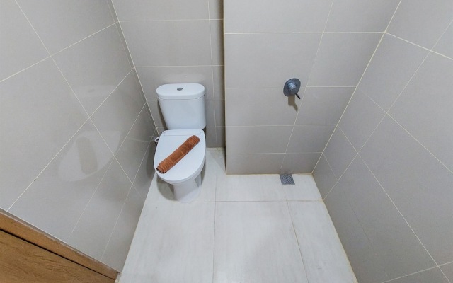 Fully Furnished And Cozy Studio Apartment At B Residence