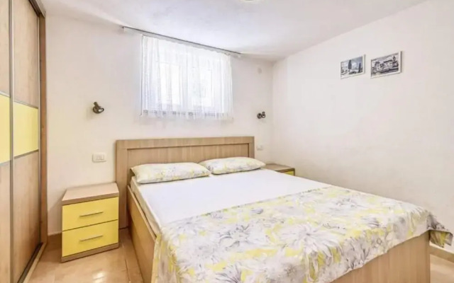 Ennio - 100m From the Beach - A3 Žuti