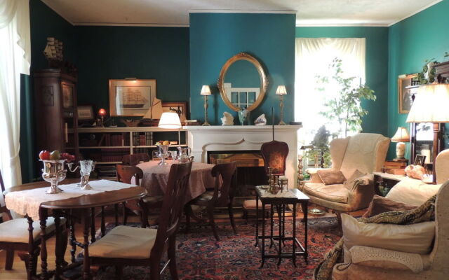 1868 Magnolia House Inn