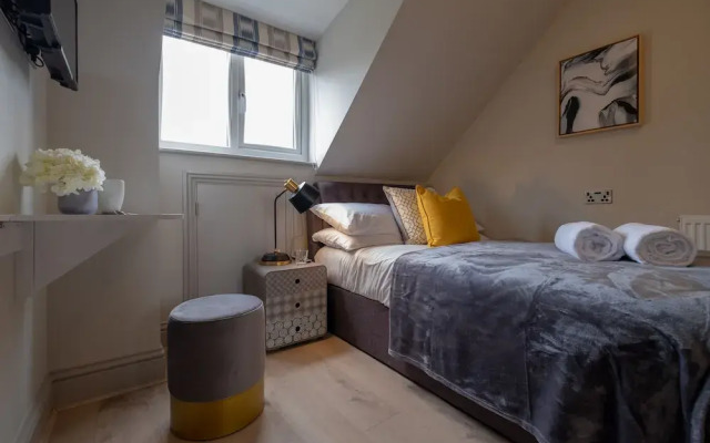 Kings House by Karah Boutiques