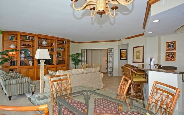 The Gem - 3 Br condo by RedAwning