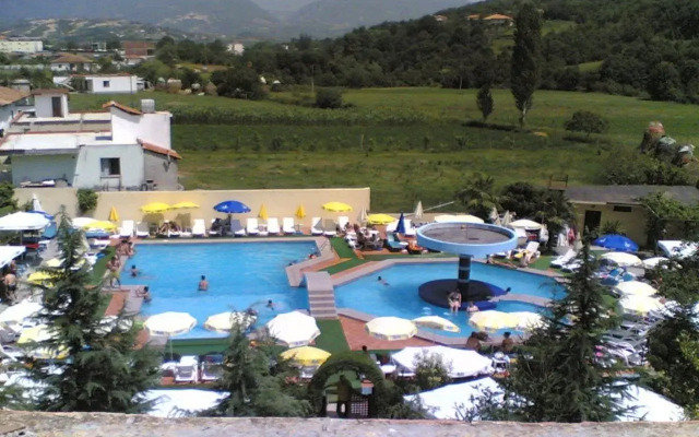 Riza Hotel