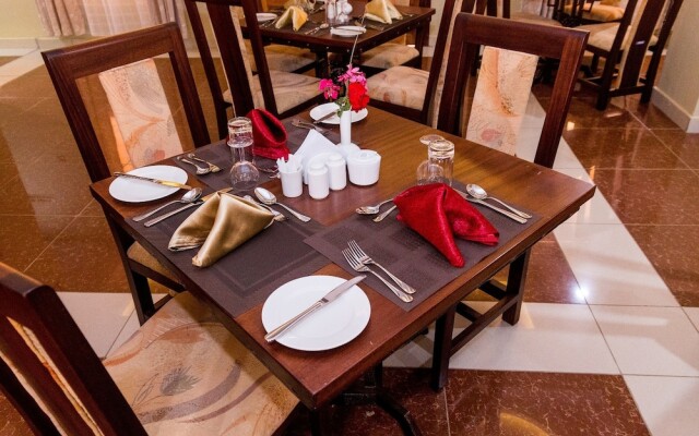 Maxland Hotel Juja