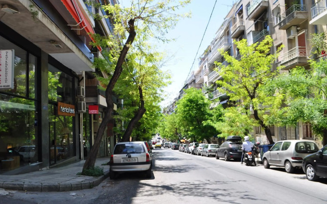 Nadia's apartment , Athens
