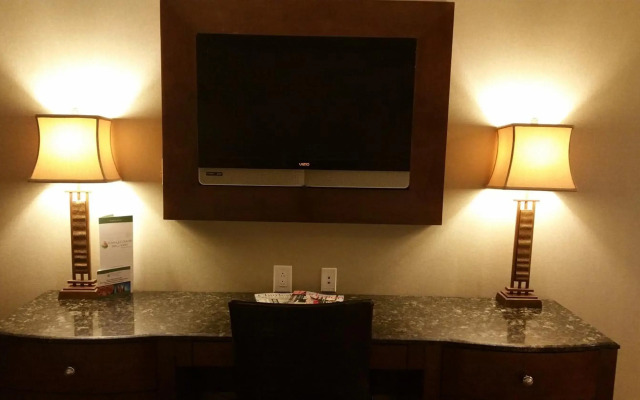 Town & Country Inn and Suites