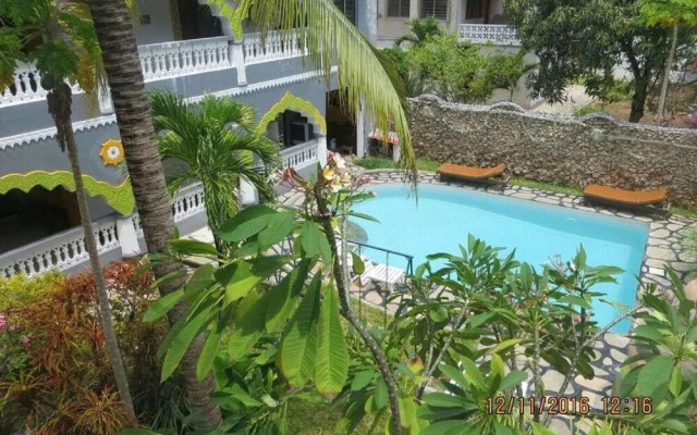 Villa Tuffah 3 Minutes Walk to the Beach - The Villa Comprises