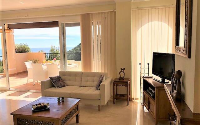 Sea-view holiday home in Altea Hills with private pool