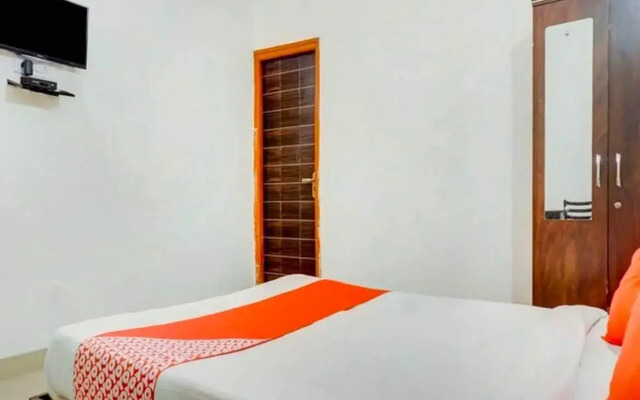 OYO Flagship 93318 Shrikrishna Hotels