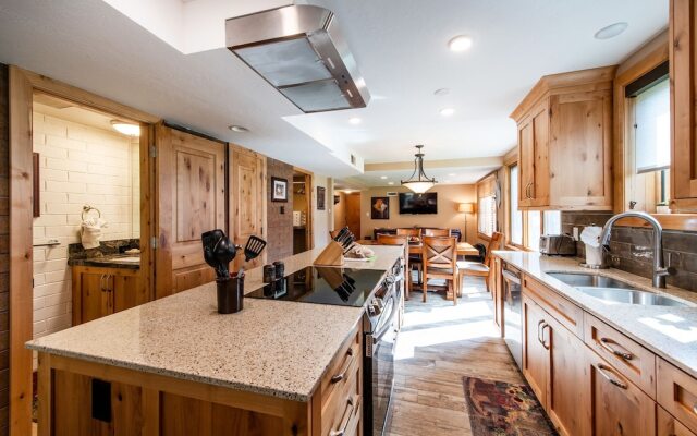 Park Avenue Upgraded 3 Bedroom Condominiums