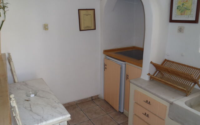 Studios and Suites Rania