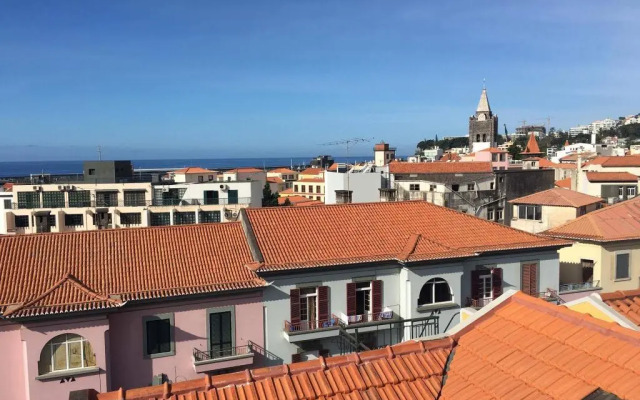 Five Design Rooftop by Storytellers