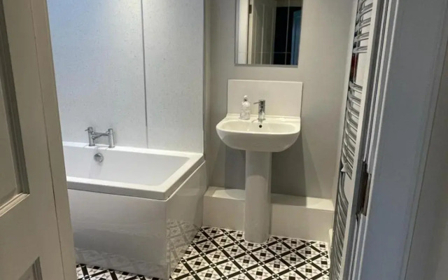 Luxury Apartment At Barron House