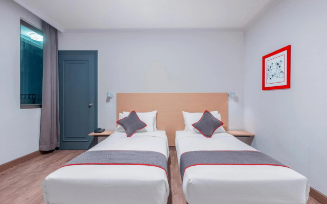 Super OYO Townhouse 2 Hotel Gunung Sahari – Guest Rooms – Jakarta