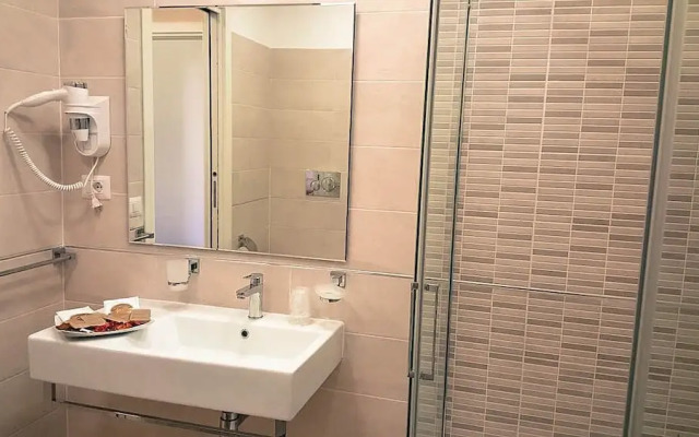 Serventi Longhi Rooms